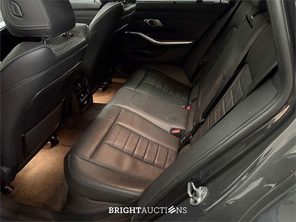 BMW 320e Touring M Sport 272pk 2022 (Origineel-NL) 3-Serie, R-267-NT