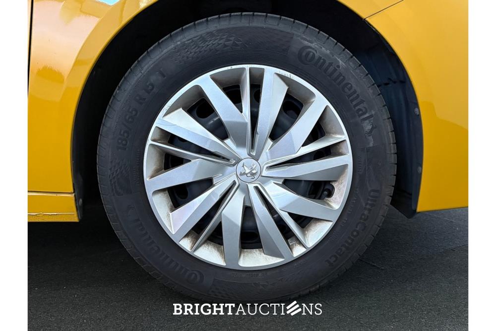 Peugeot 208 Like 1.2 PureTech 74pk 2022 (Origineel-NL), P-876-FX