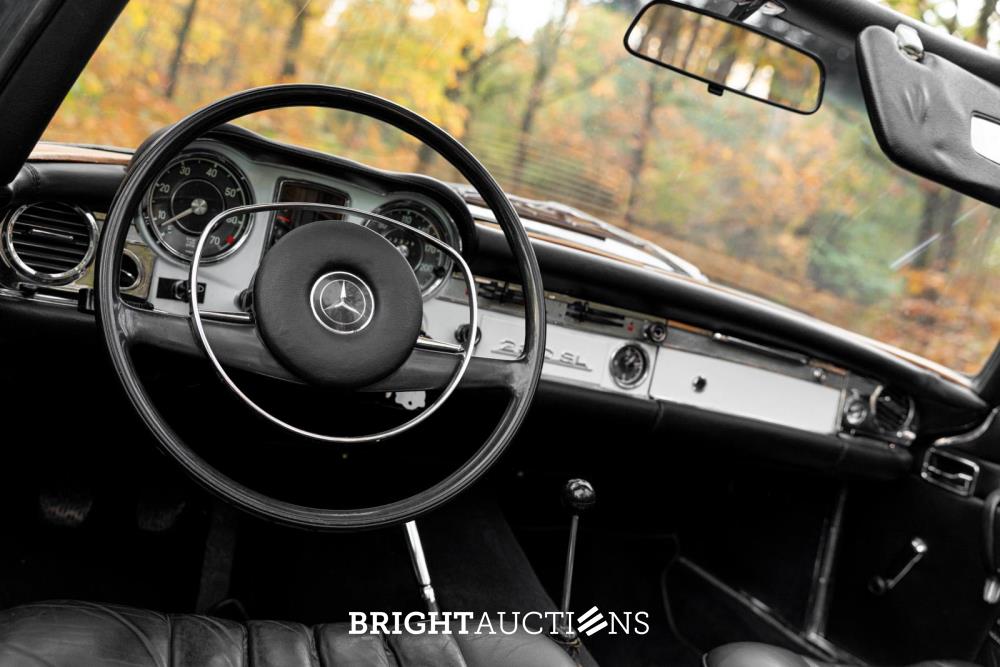 Mercedes-Benz 280 SL Pagode – Handgeschakeld – EU-uitvoering – 2.8 liter zes-in-lijn. 