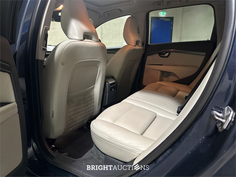 Volvo XC70 2.0 D4 FWD Momentum 181pk 2014 (Origineel-NL) Automaat, 2-XLB-00