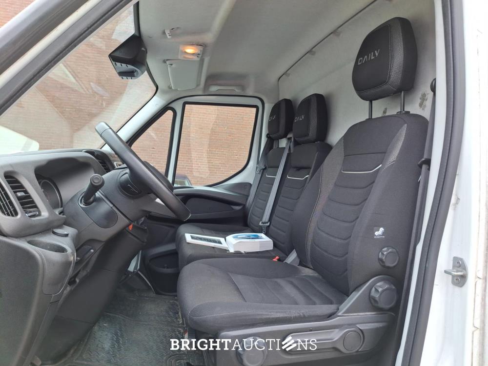 Iveco Daily 35S14V 2.3 352L H3 137 pk 2022, VNX-84-K