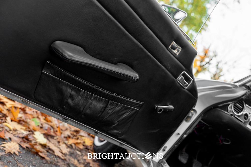 Mercedes-Benz 280 SL Pagode – Handgeschakeld – EU-uitvoering – 2.8 liter zes-in-lijn. 