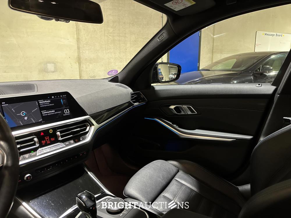 BMW 330e Touring Business Edition Plus 184hp 2021 3-series (Original-NL + 1st Owner) L-480-TL
