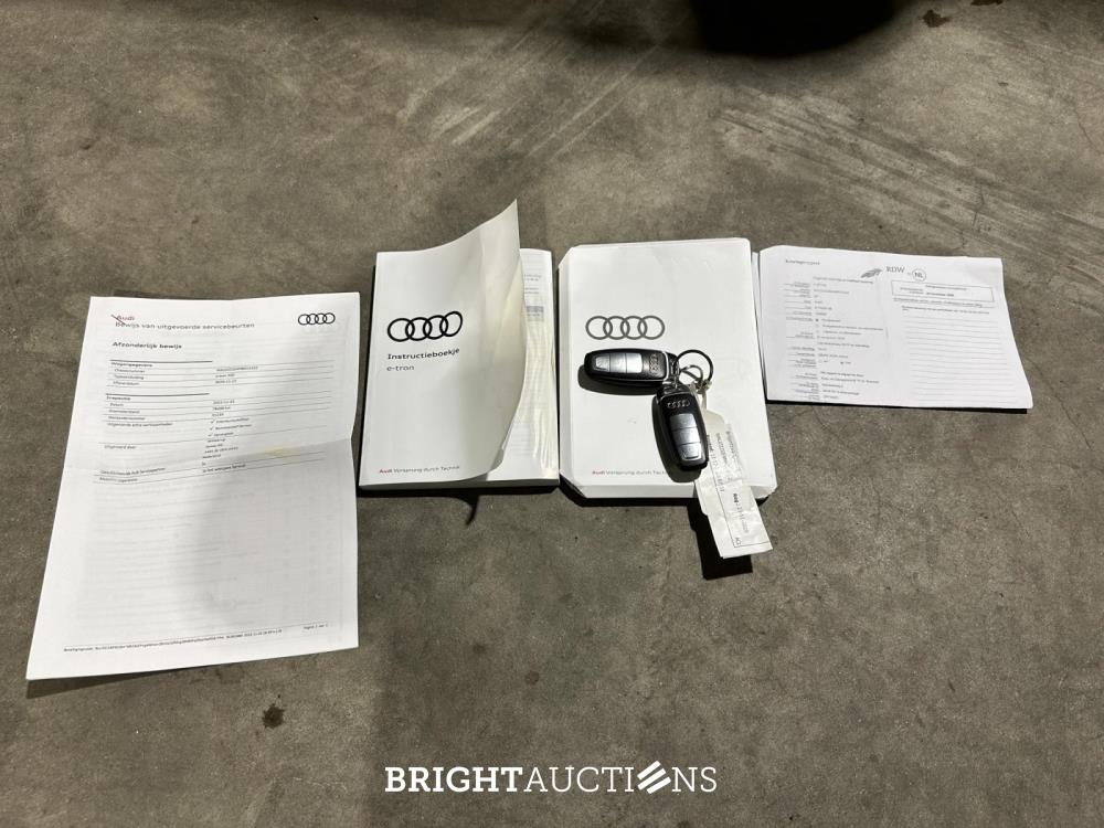 Audi e-tron 55 quattro edition 95 kWh 408pk 2020 (Origineel-NL + 1e eigenaar), K-077-BL