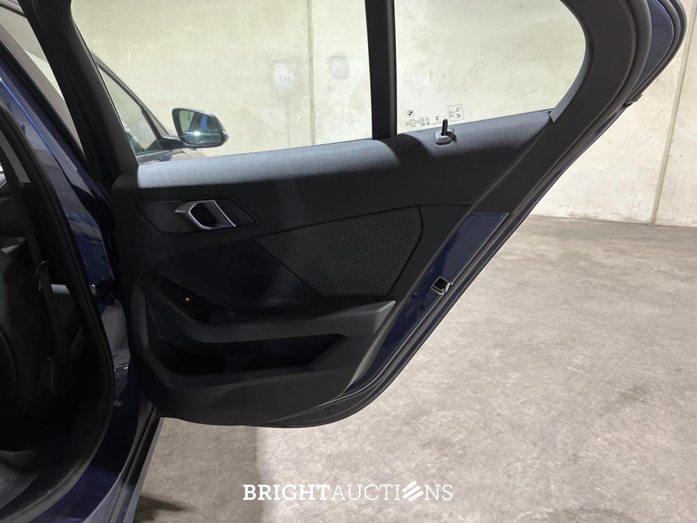 BMW 118i Introduction Edition 136hp 2023 (Original-NL+1st owner) 1-series, T-589-KN