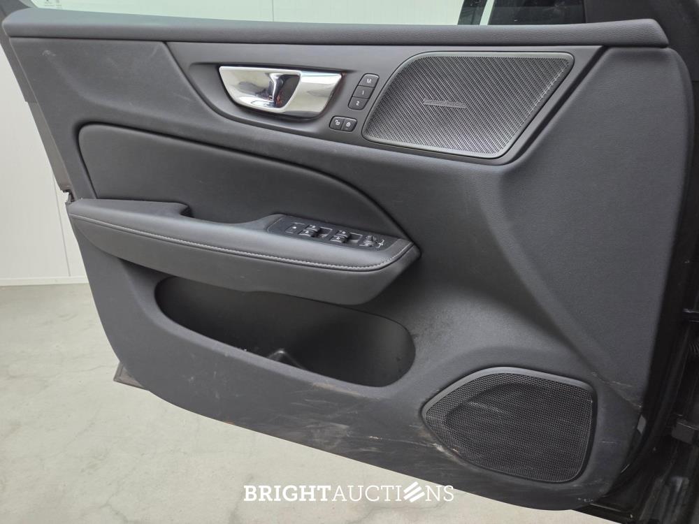 Volvo V60 T6 Recharge R-Design 2.0 AWD 398pk 2022 (Origineel-NL), P-467-DX