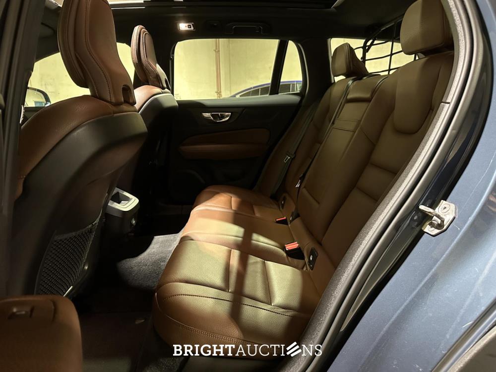 Volvo V60 Cross country Soft Hybride 2.0 B5 AWD pro 261pk 2020 (Origineel-NL), J-188-VT