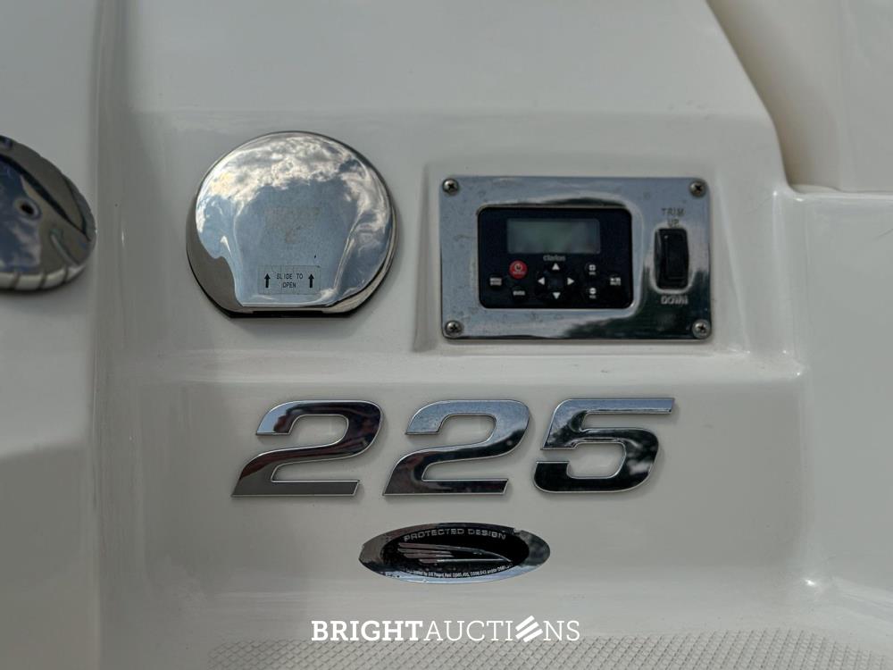 Chaparral 225 SSi Sportboot / Speedboot met Kajuit, MerCruiser 300pk – 2012