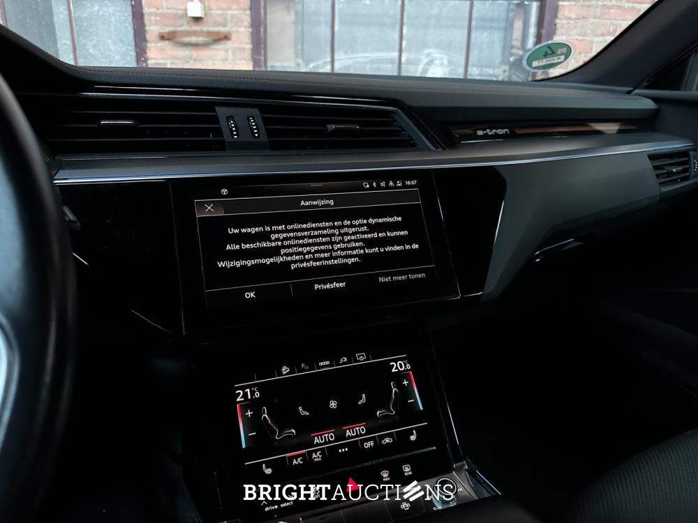 Audi e-tron 55 quattro Advanced edition 95 kWh 408pk 2021 (Origineel-NL+1e eigenaar), N-206-TT