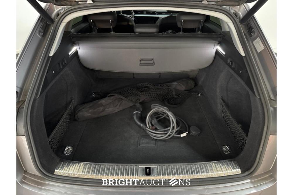 Audi e-tron 50 Launch edition plus Quattro 71 kWh 313pk 2020 (Origineel-NL), J-383-NL