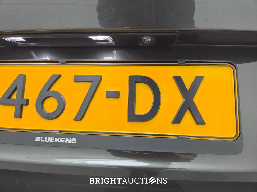 Volvo V60 T6 Recharge R-Design 2.0 AWD 398pk 2022 (Origineel-NL), P-467-DX