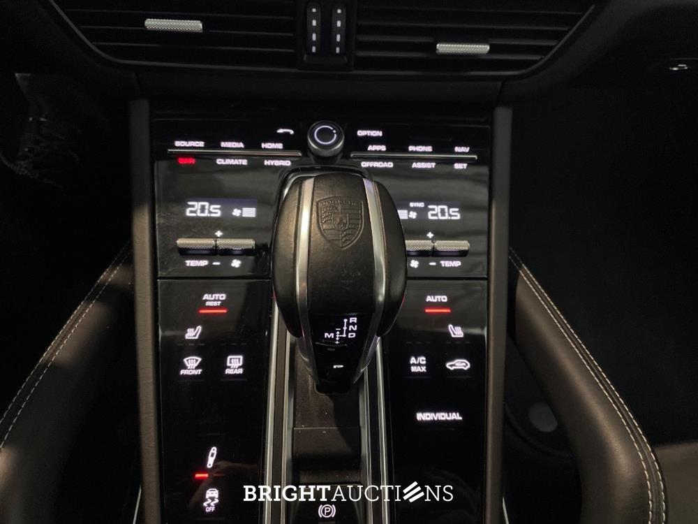 Porsche Cayenne Coupé Turbo S E-Hybrid 4.0 685pk 2020 (Origineel-NL), J-013-TK