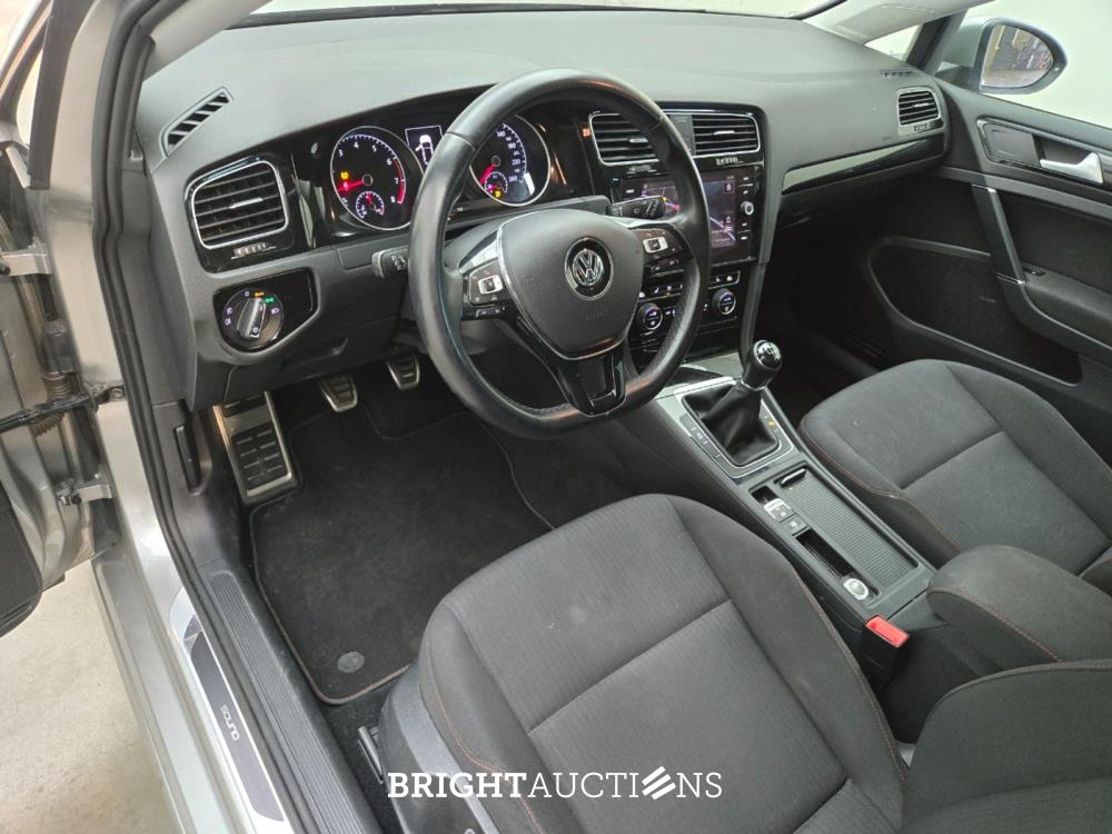 Volkswagen Golf Comfortline Business 1.0 TSI 110pk 2018, R-198-BK