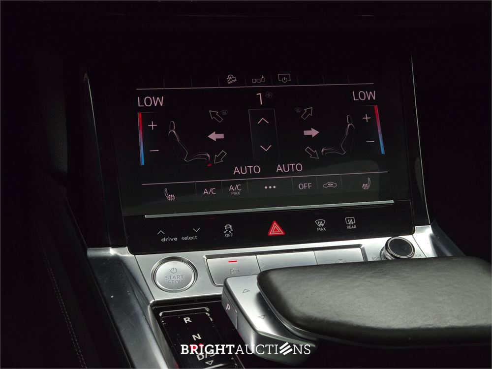 Audi e-tron 50 e-tron Launch edition Black Quattro 71 kWh 313pk 2019 (Origineel-NL), G-918-VX