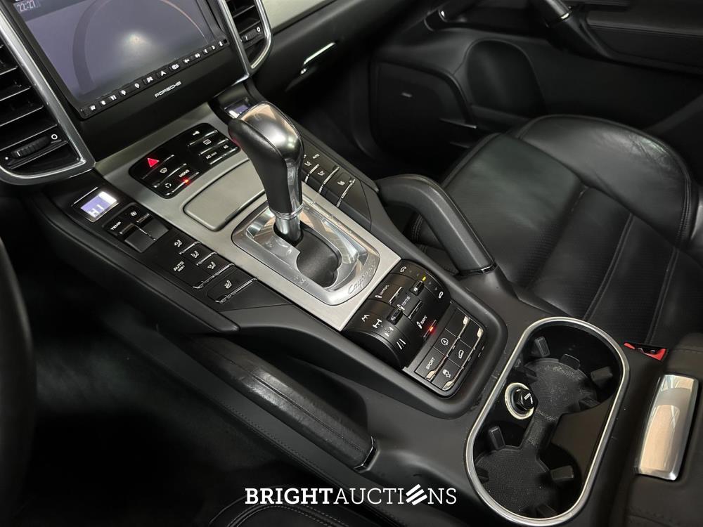 Porsche Cayenne Turbo 4.8 V8 500PK 2010 38.000KM!