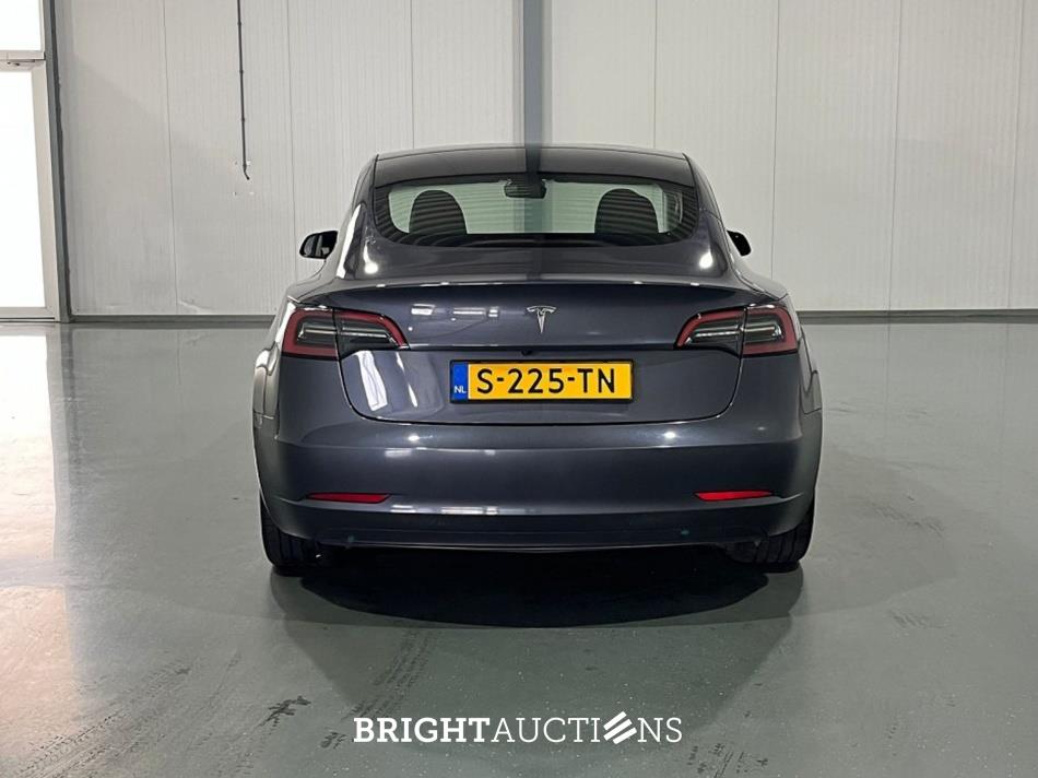 Tesla Model 3 Standard RWD Plus 60 kWh 238pk 2023 (Origineel-NL), S-225-TN