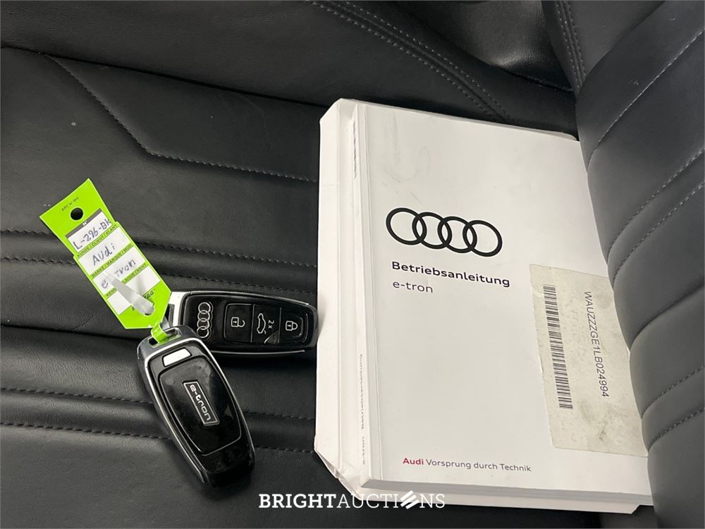 Audi e-tron 55 Business edition Plus Quattro 95 kWh 409pk 2020, L-296-BK