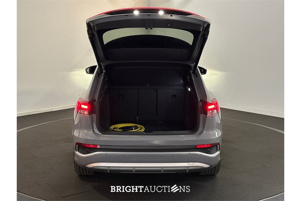 Audi Q4 40 S edition 77 kWh 2022 (Origineel-NL), R-245-LF