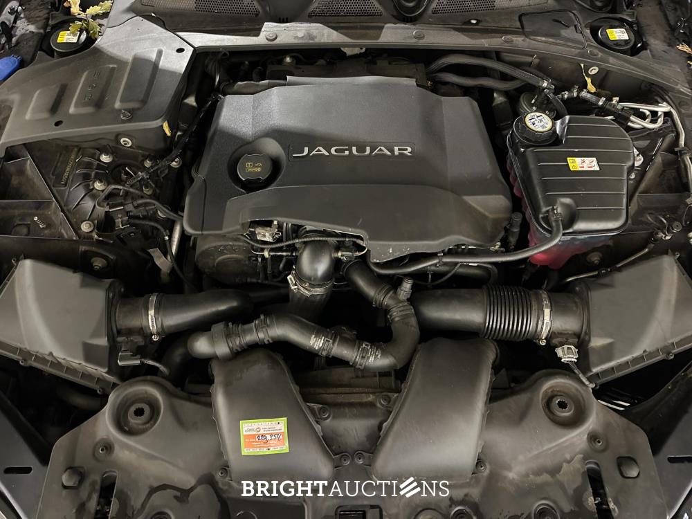 Jaguar XJ 3.0 D Premium Luxury 300hp 2016, RV-612-X