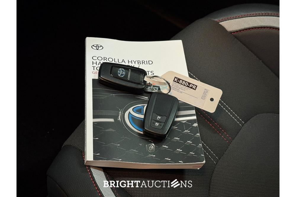 Toyota Corolla Touring Sport Hybrid GR-Sport 2.0 261pk 2021 (Origineel-NL), K-880-PR