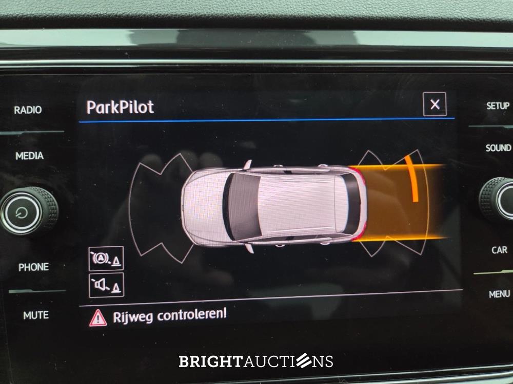 Volkswagen T-Roc Sport 1.5 TSI 150pk 2019, T-667-TX