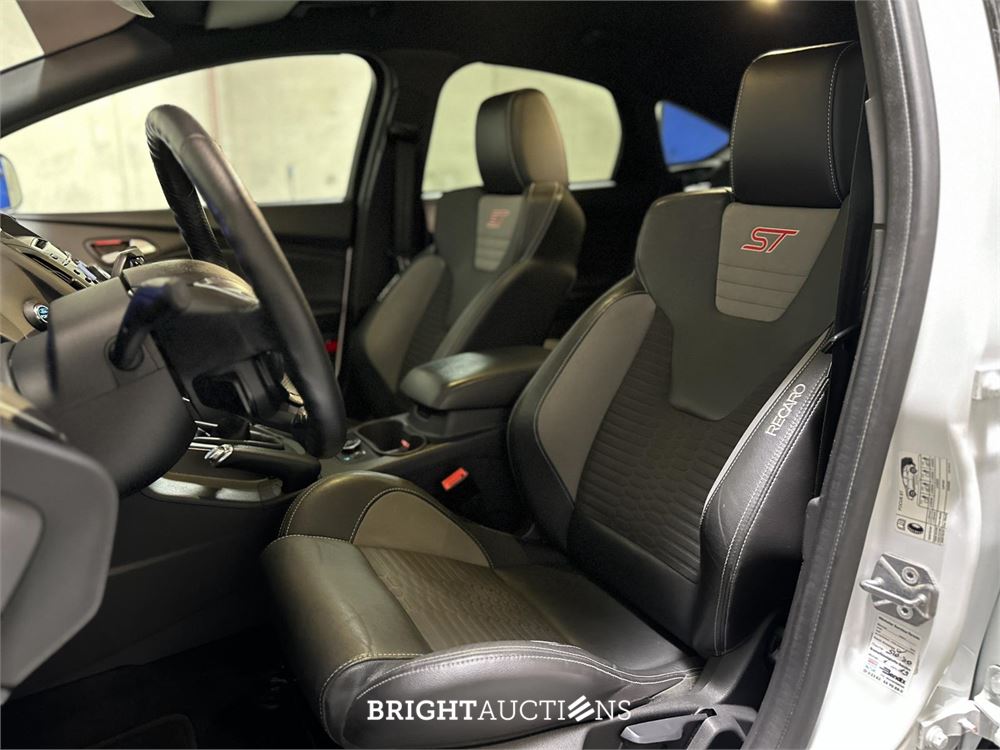 Ford Focus 2.0 EcoBoost ST-2 250pk 2013, G-282-BN
