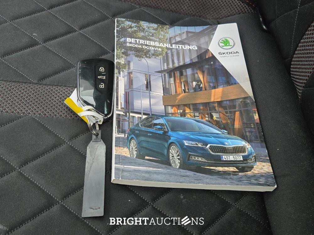 Škoda Octavia Combi iV RS 2.0 TSI 245pk 2021, R-156-SR