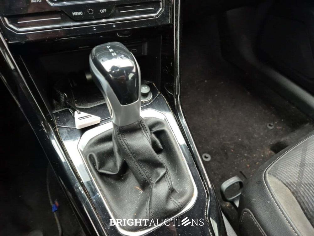 Volkswagen T-Roc R-Line Business 1.5 TSI DSG 150pk 2023 (Origineel-NL), S-317-PJ