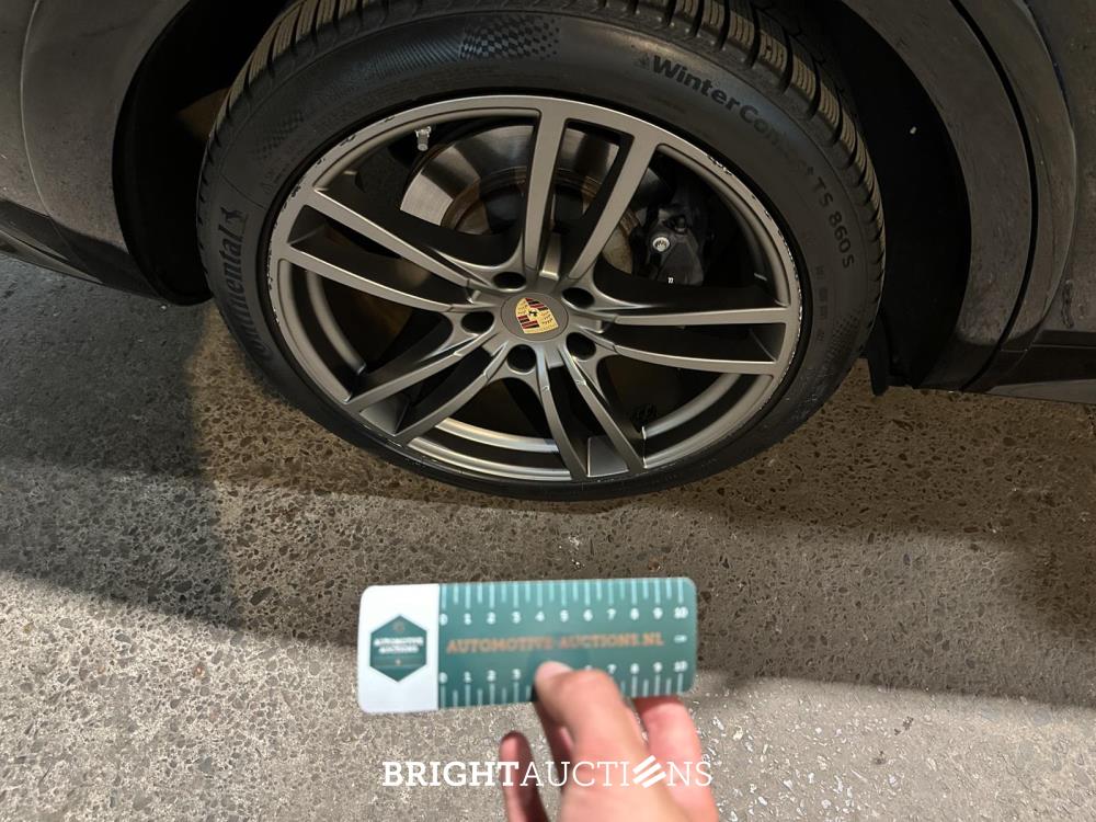 Porsche Cayenne E-Hybrid Platinum Edition 3.0 V6 462pk 2023 (Origineel-NL), NL-kenteken