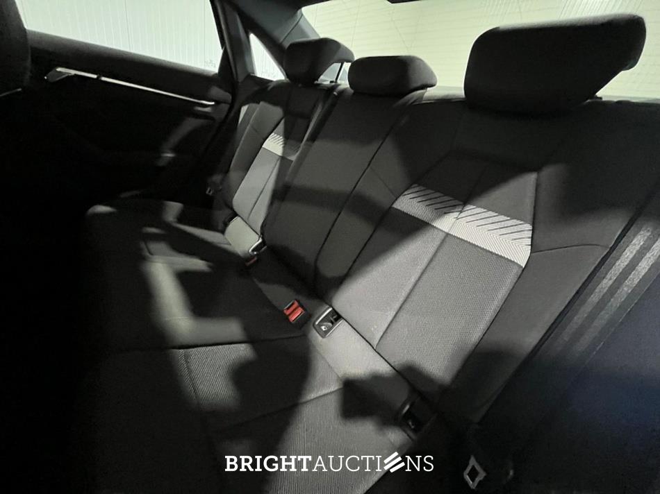 Audi A3 Limousine 30 Business edition TFSI 110pk 2021 (Origineel-NL), L-115-GX