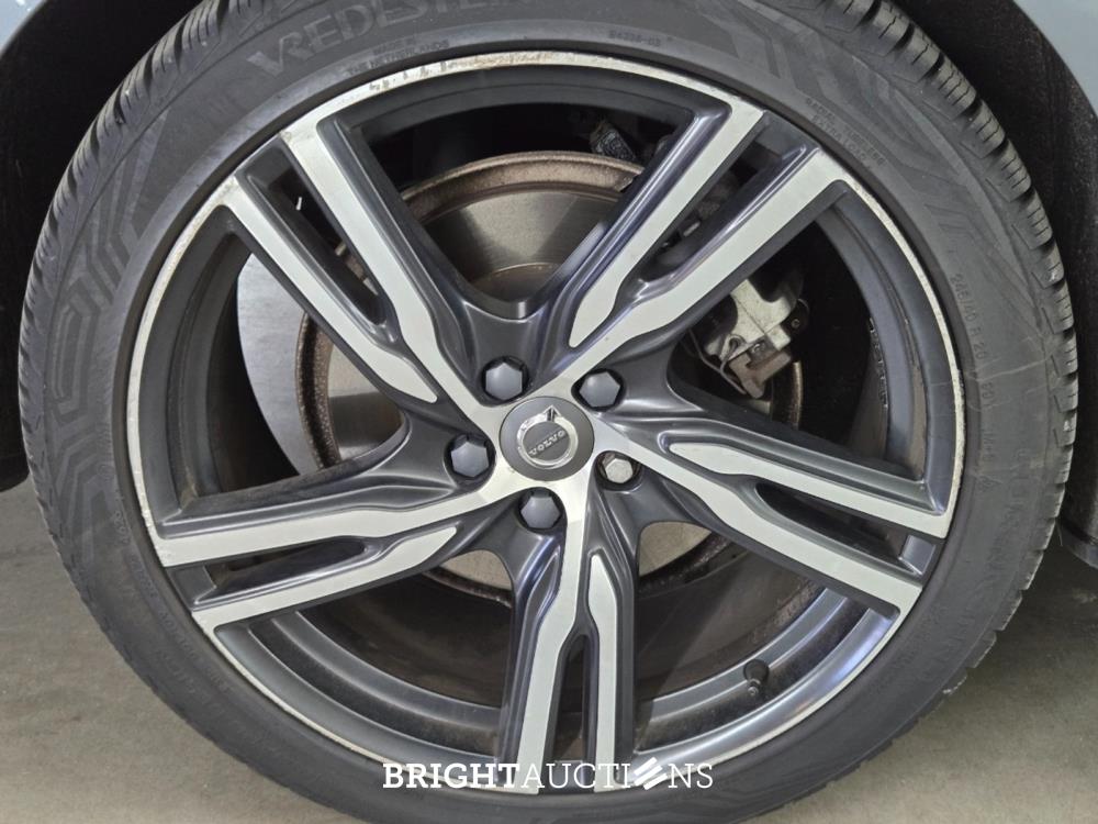Volvo S90 T8 Inscription 2.0 AWD 303pk 2019, J-857-GG