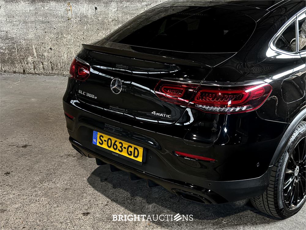 Mercedes-Benz GLC300e 4M Business Solution AMG GLC-klasse Coupé 320pk 2021, S-063-GD 