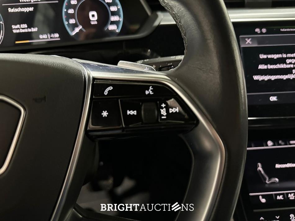 Audi Q8 e-tron 50 quattro Advanced Edition 95 kWh 340pk 2023 (Origineel-NL), T-629-HS