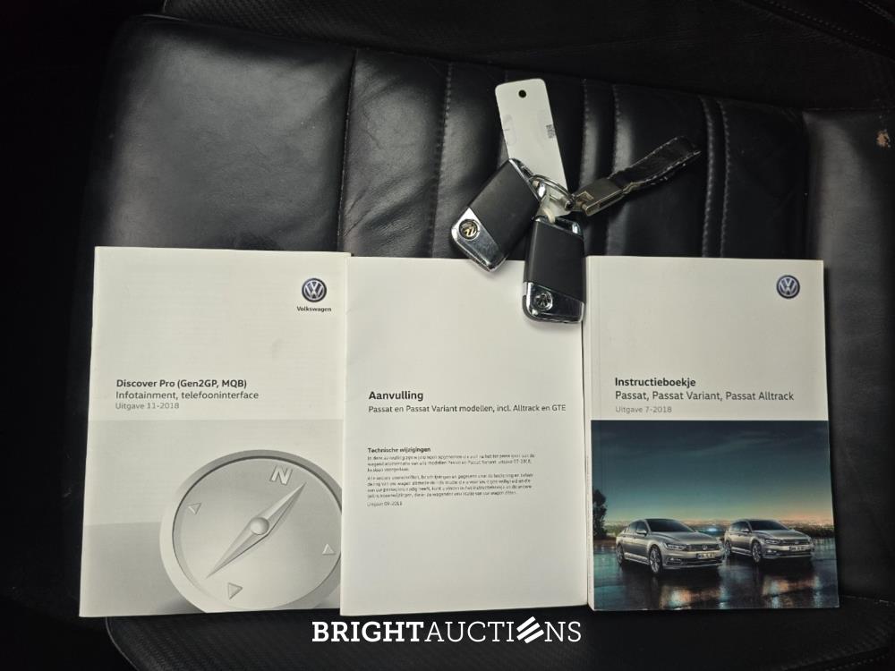 Volkswagen Passat Variant Highline Business R 1.5 TSI 150pk 2019 (Origineel-NL), XZ-405-V