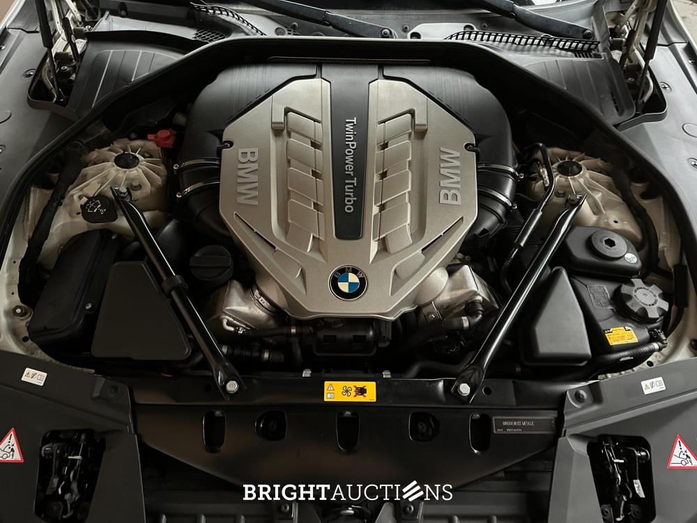 BMW ActiveHybrid7 F04 4.4 V8 465pk 2011 F04 Youngtimer