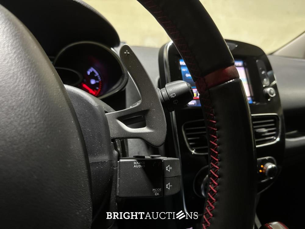 Renault Clio 1.6 R.S. Trophy 220pk 2015, K-787-PD