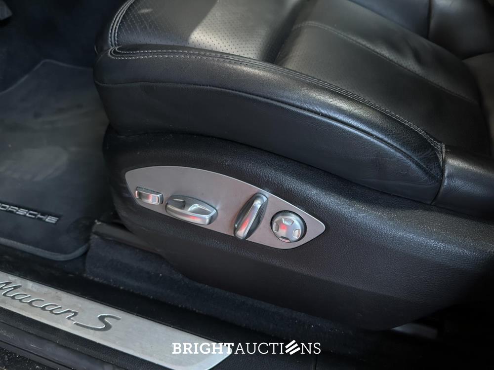 Porsche Macan S 3.0 V6 354pk 2019 Sport-Chrono, R-426-XL