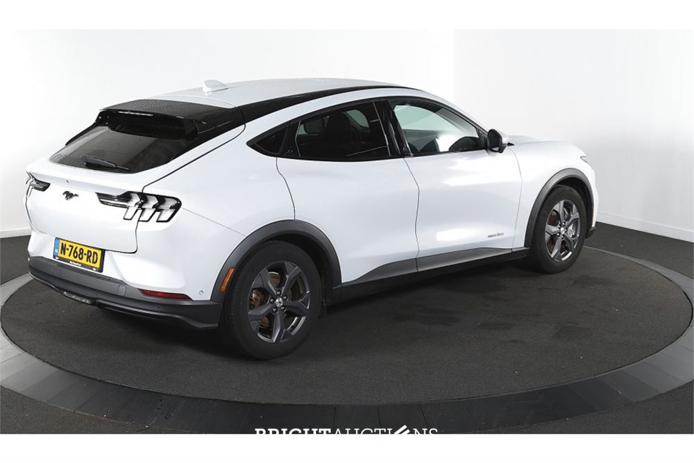 Ford Mustang RWD 75 kWh 2021 (Origineel-NL), N-768-RD