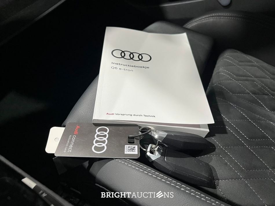Audi Q6 e-tron Launch edition performance 100 kWh 306pk 2024 (Origineel-NL), GXG-54-R