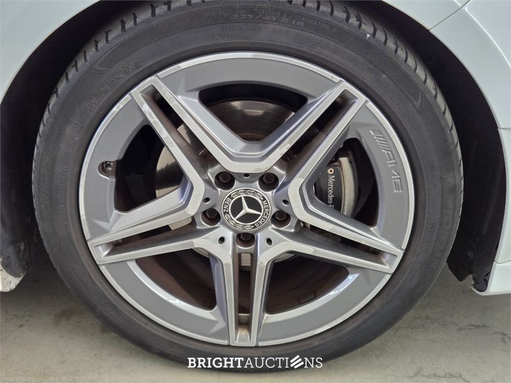 Mercedes-Benz A200 Business Solution AMG 163pk 2019 (Origineel-NL) A-klasse, XJ-315-N