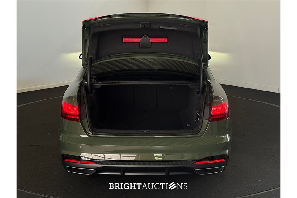 Audi A4 35 S edition Competition TFSI 149pk 2023 (Origineel-NL), X-994-BX