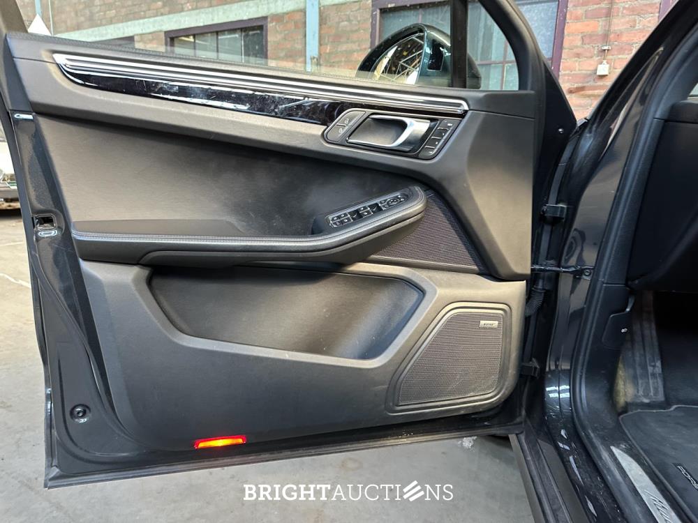 Porsche Macan S 3.0 V6 354pk 2019 Sport-Chrono, R-426-XL