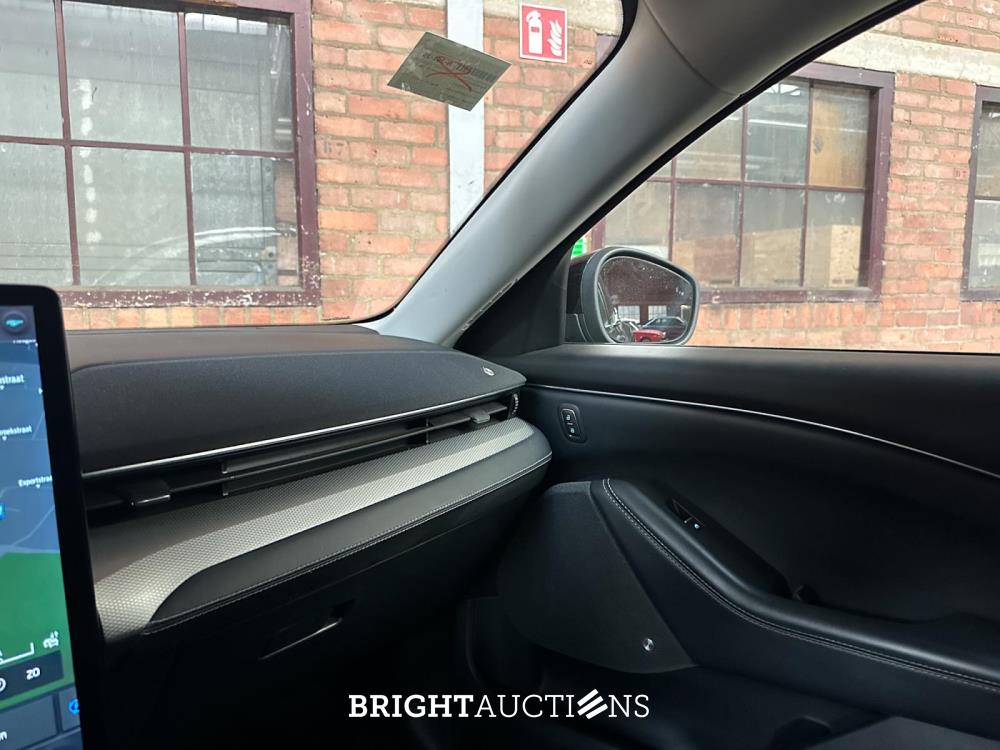 Ford Mustang Mach-E RWD 75 kWh 269pk 2021 (Origineel-NL + 1e eigenaar), N-361-JS