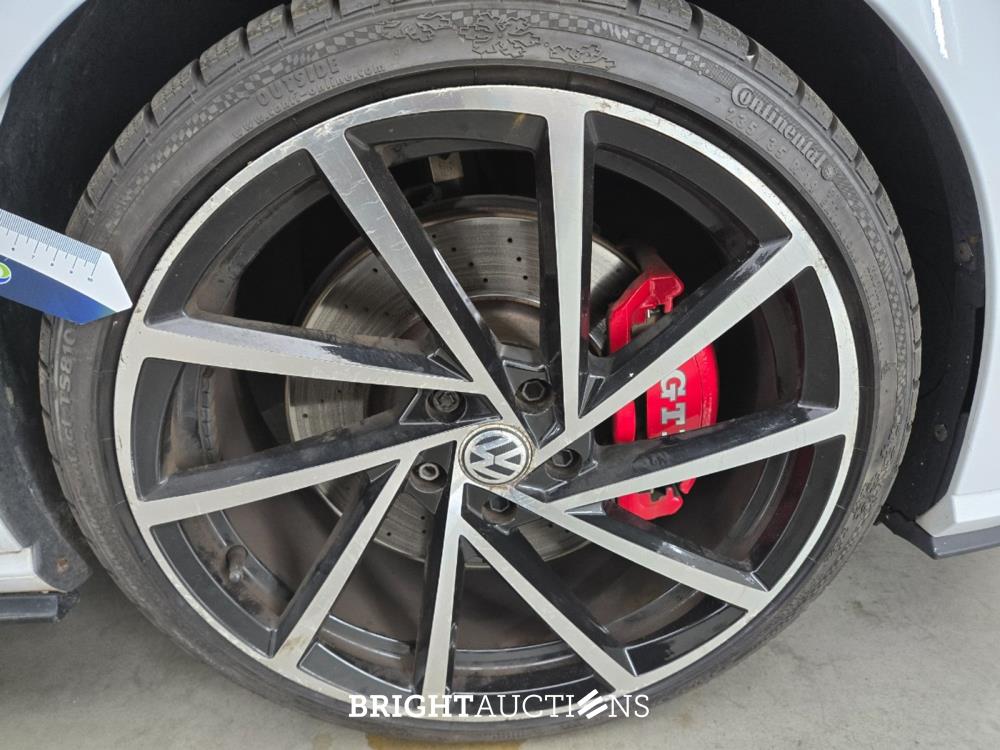 Volkswagen Golf GTI Performance 2.0 TSI 245pk 2017, L-416-LR