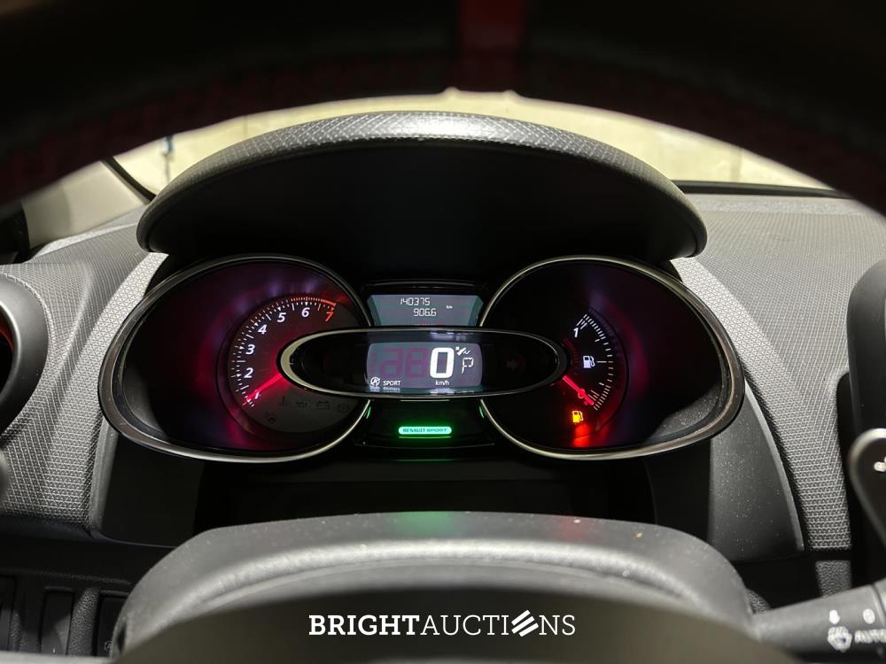 Renault Clio 1.6 R.S. Trophy 220pk 2015, K-787-PD