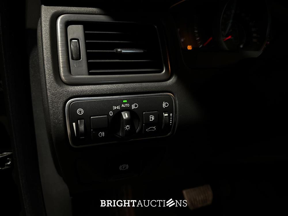 Volvo V70 2.0 T5 Summum 241pk 2017, Z-082-HJ