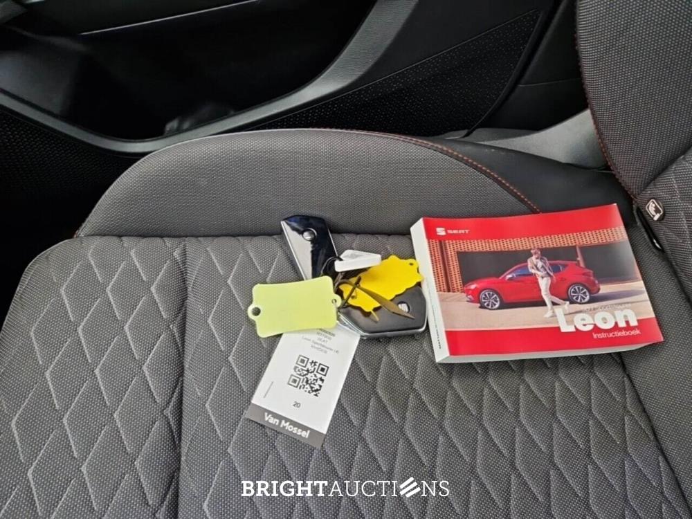 SEAT Leon FR ST Business Intense 1.0 TSI 110pk 2022 (Origineel-NL), R-319-NB