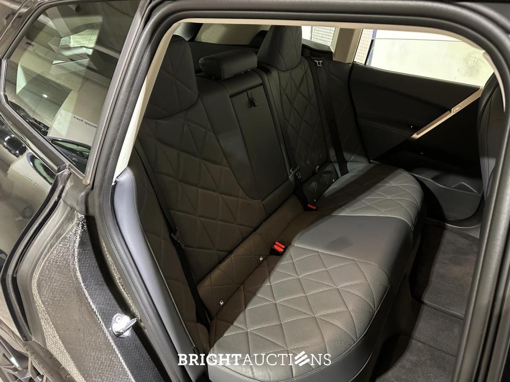 BMW iX xDrive40 Executive 77 kWh 326pk 2023 (Origineel-NL), T-756-HD