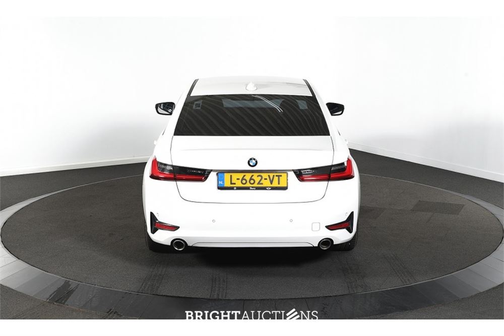 BMW 320e Business Edition Plus 276pk 2021 (Origineel-NL) 3-Serie, L-662-VT