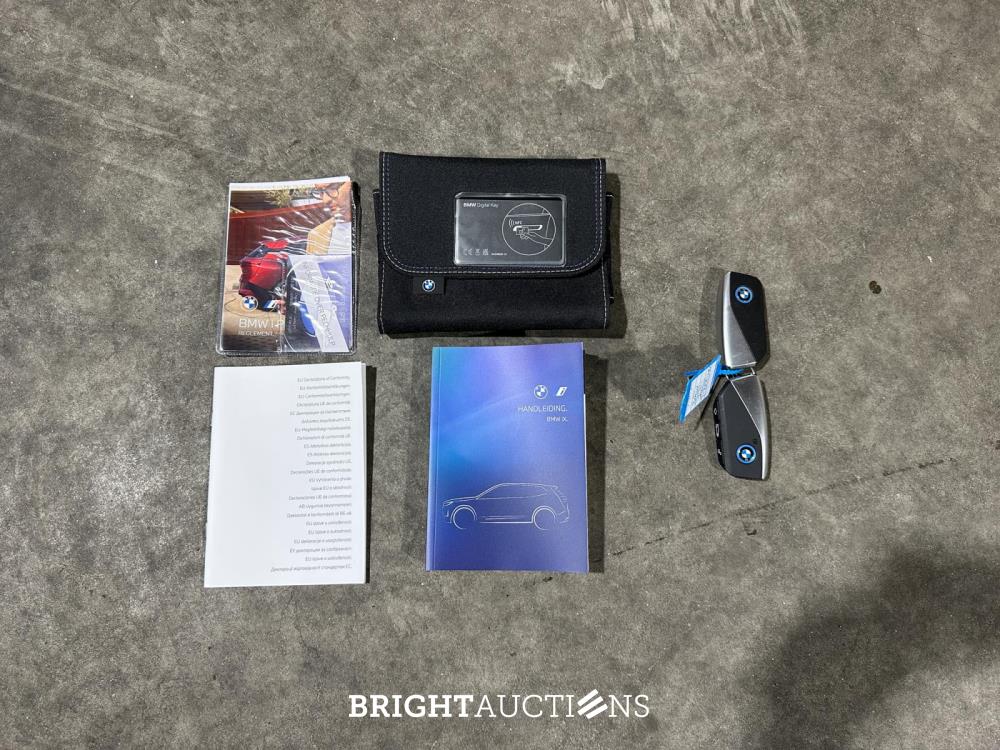 BMW iX xDrive40 Executive 77 kWh 326pk 2023 (Origineel-NL), T-756-HD